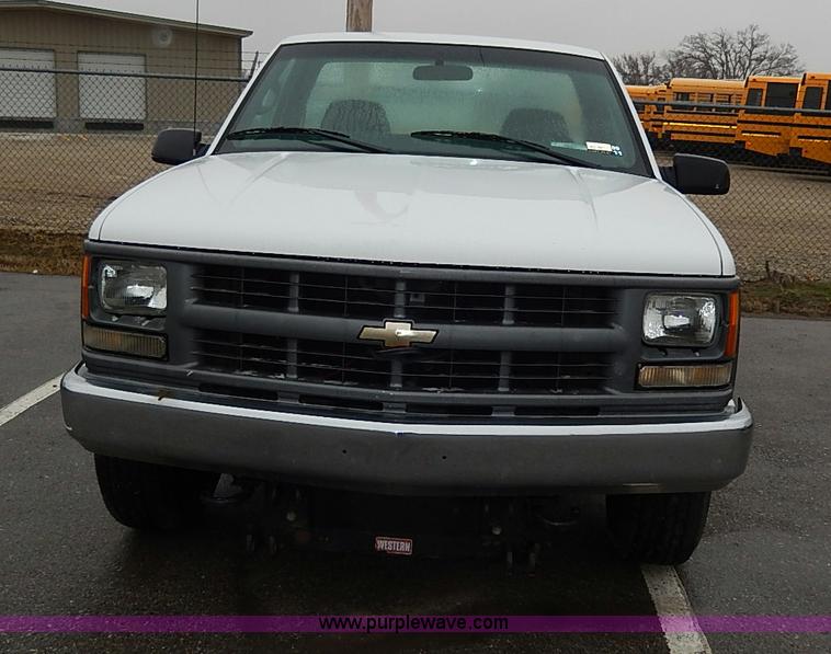 image for item I3710 1998 Chevrolet Cheyenne 1500 pickup truck