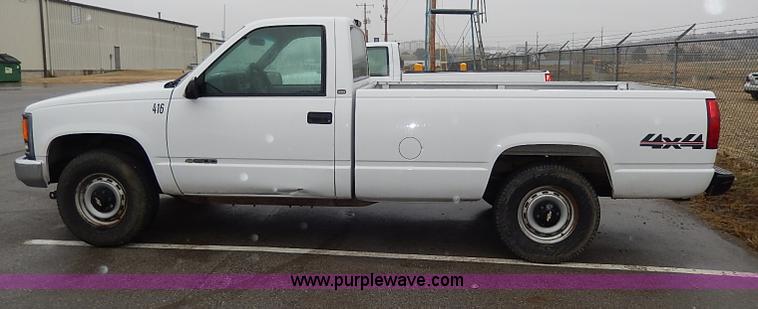 image for item I3710 1998 Chevrolet Cheyenne 1500 pickup truck