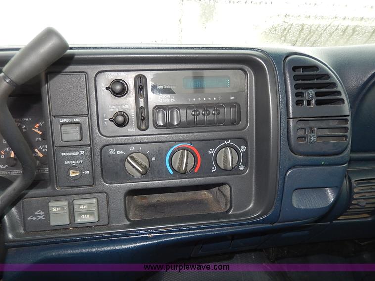 image for item I3710 1998 Chevrolet Cheyenne 1500 pickup truck