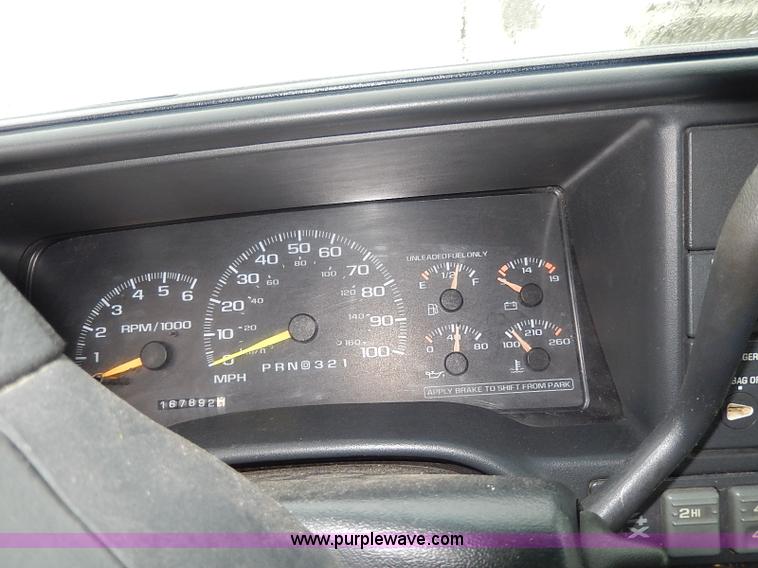 image for item I3710 1998 Chevrolet Cheyenne 1500 pickup truck