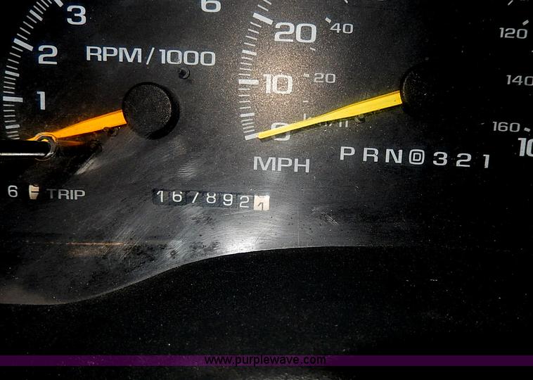 image for item I3710 1998 Chevrolet Cheyenne 1500 pickup truck