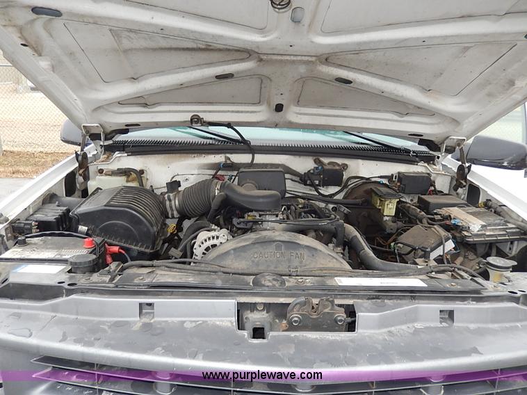 image for item I3710 1998 Chevrolet Cheyenne 1500 pickup truck