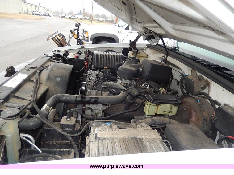 image for item I3710 1998 Chevrolet Cheyenne 1500 pickup truck