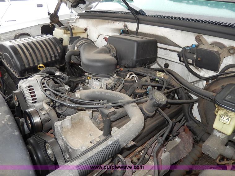 image for item I3710 1998 Chevrolet Cheyenne 1500 pickup truck