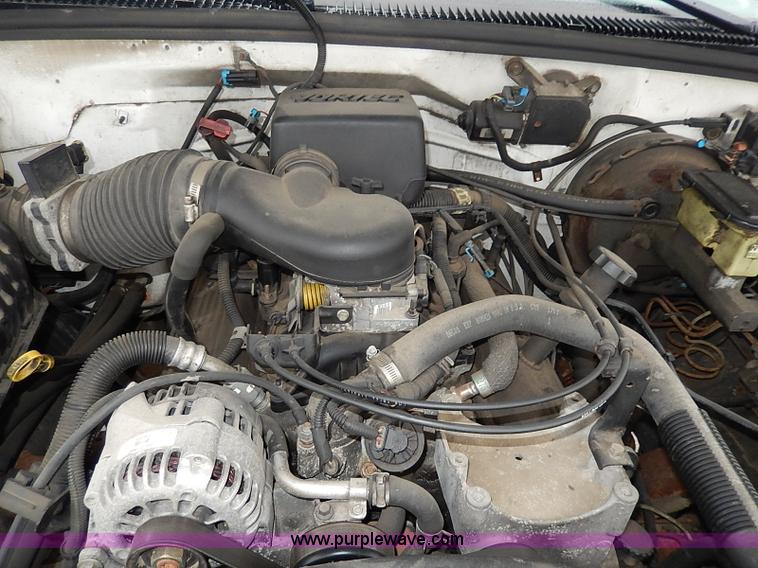 image for item I3710 1998 Chevrolet Cheyenne 1500 pickup truck