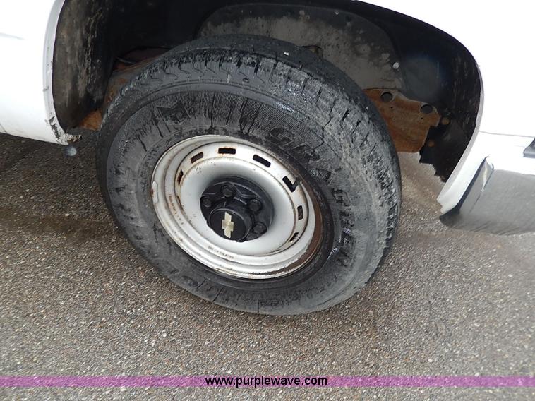 image for item I3710 1998 Chevrolet Cheyenne 1500 pickup truck