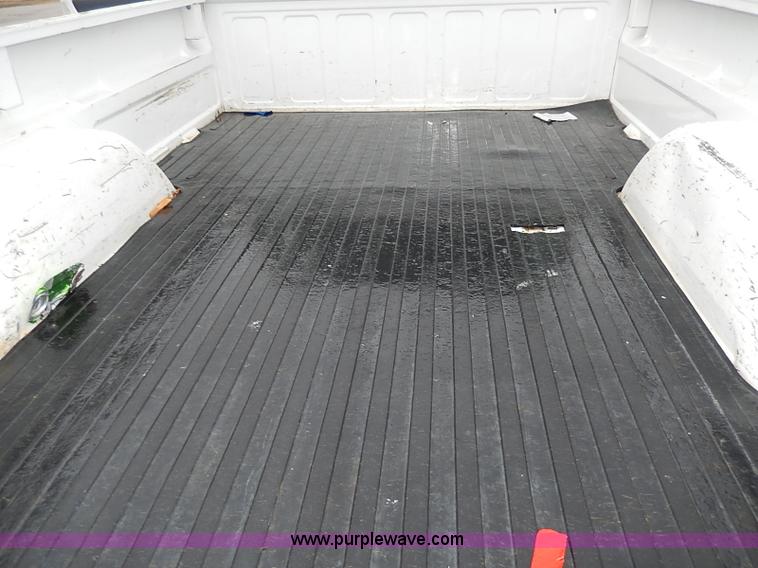 image for item I3710 1998 Chevrolet Cheyenne 1500 pickup truck