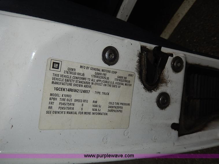 image for item I3710 1998 Chevrolet Cheyenne 1500 pickup truck