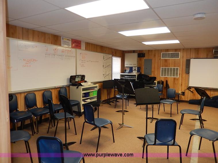 image for item I3712 Portable classroom building