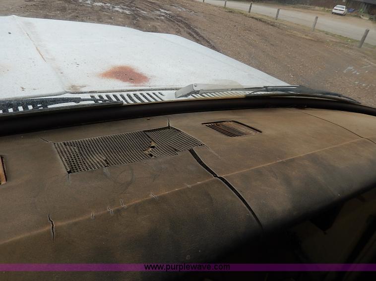 image for item I3720 1974 Ford F600 drill rig truck