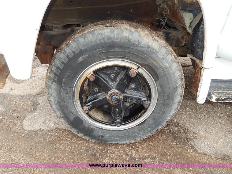 image for item I3720 1974 Ford F600 drill rig truck