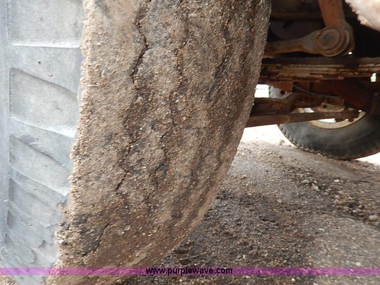 image for item I3720 1974 Ford F600 drill rig truck