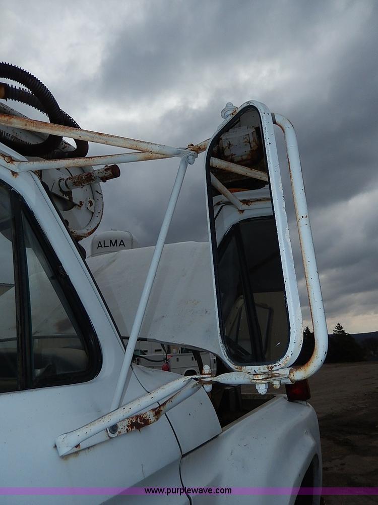 image for item I3720 1974 Ford F600 drill rig truck