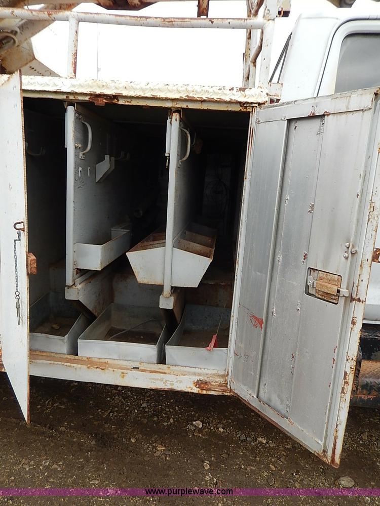 image for item I3720 1974 Ford F600 drill rig truck