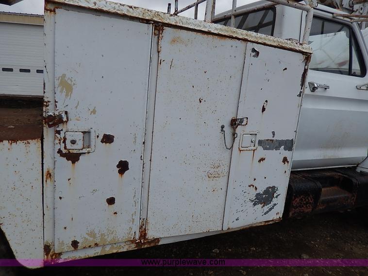 image for item I3720 1974 Ford F600 drill rig truck