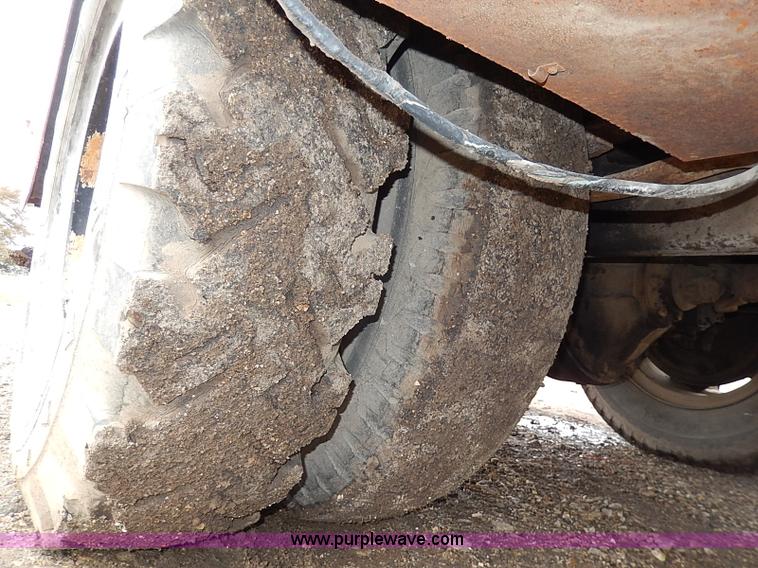 image for item I3720 1974 Ford F600 drill rig truck