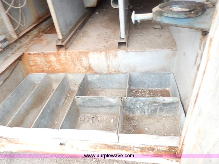 image for item I3720 1974 Ford F600 drill rig truck