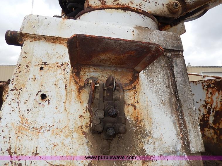 image for item I3720 1974 Ford F600 drill rig truck