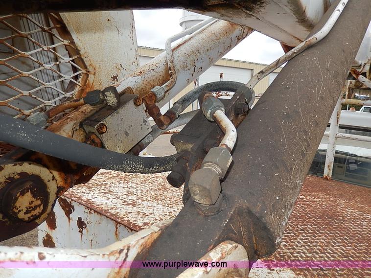 image for item I3720 1974 Ford F600 drill rig truck