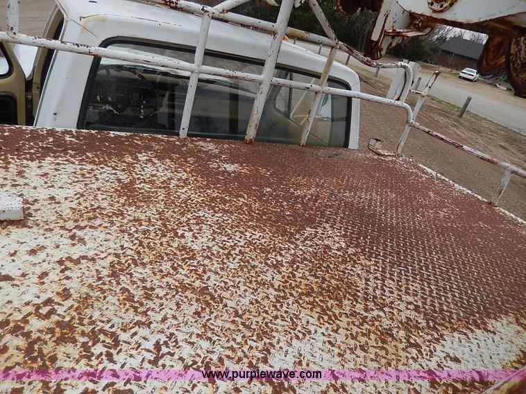 image for item I3720 1974 Ford F600 drill rig truck