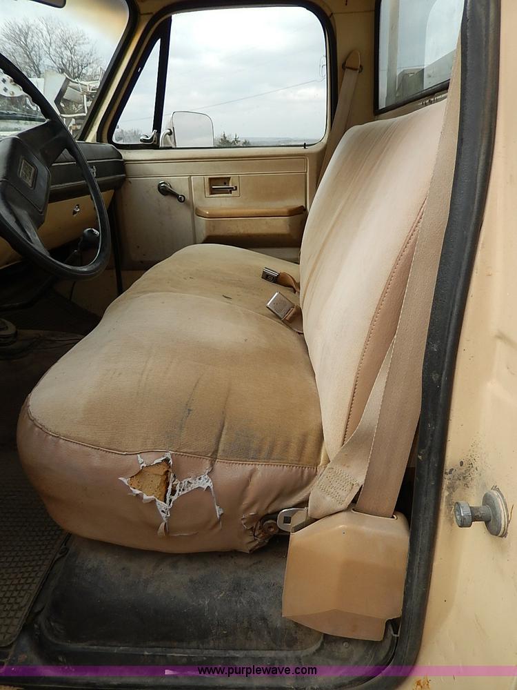 image for item I3721 1986 Chevrolet Custom Deluxe 20 utility truck