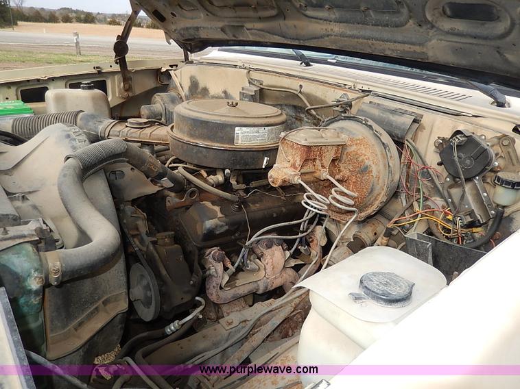 image for item I3721 1986 Chevrolet Custom Deluxe 20 utility truck