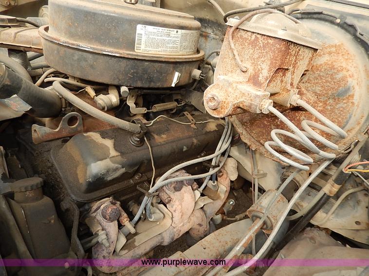 image for item I3721 1986 Chevrolet Custom Deluxe 20 utility truck