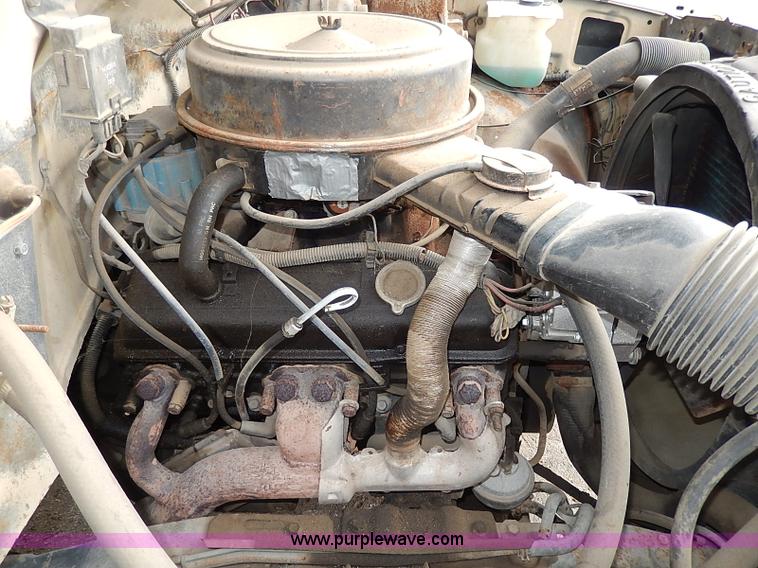 image for item I3721 1986 Chevrolet Custom Deluxe 20 utility truck