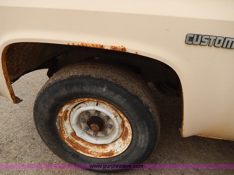 image for item I3721 1986 Chevrolet Custom Deluxe 20 utility truck