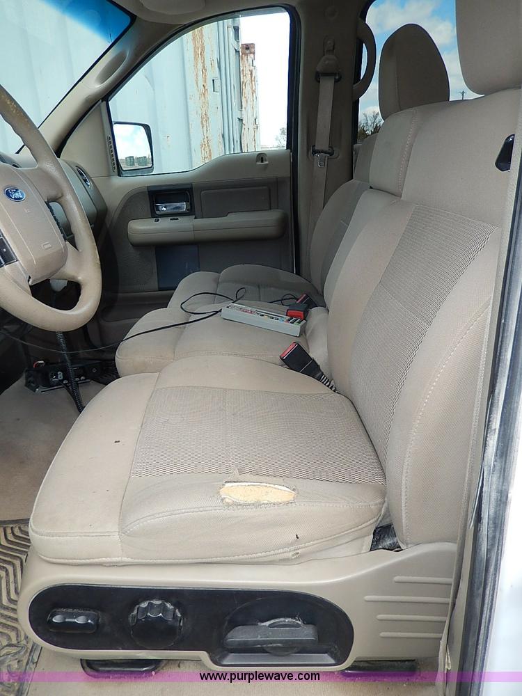 image for item I3739 2006 Ford F150 XLT SuperCrew pickup truck