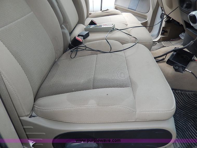 image for item I3739 2006 Ford F150 XLT SuperCrew pickup truck