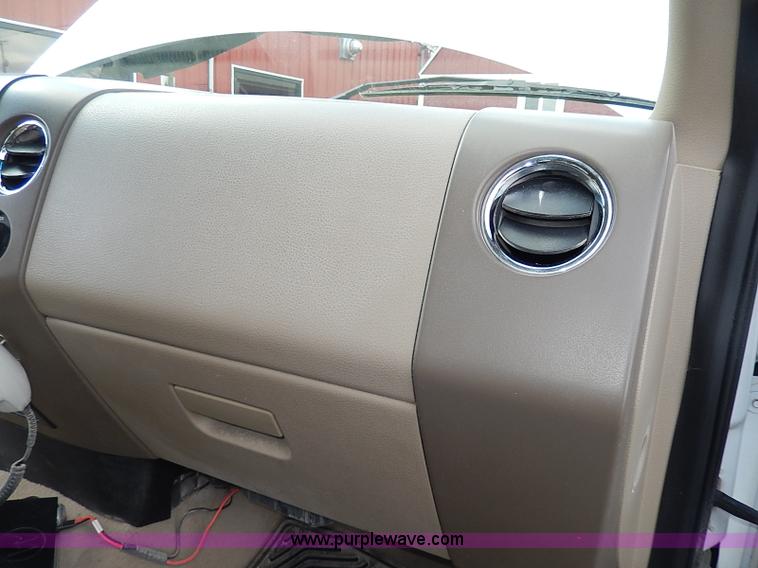 image for item I3739 2006 Ford F150 XLT SuperCrew pickup truck