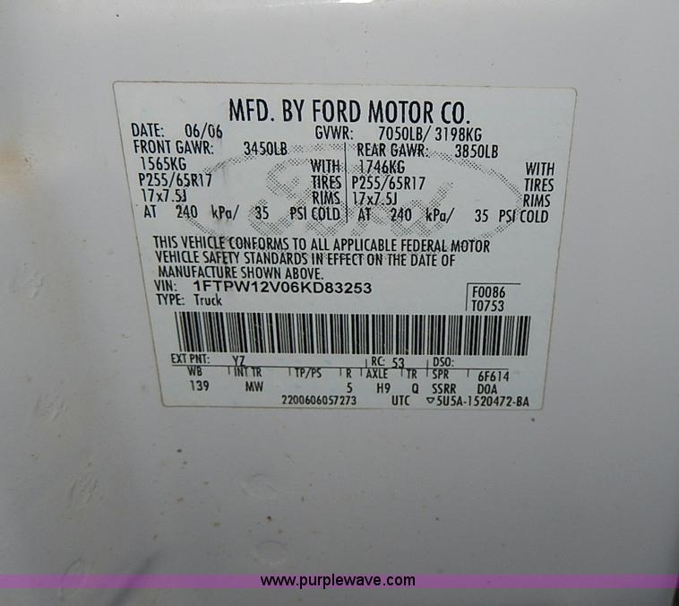 image for item I3739 2006 Ford F150 XLT SuperCrew pickup truck