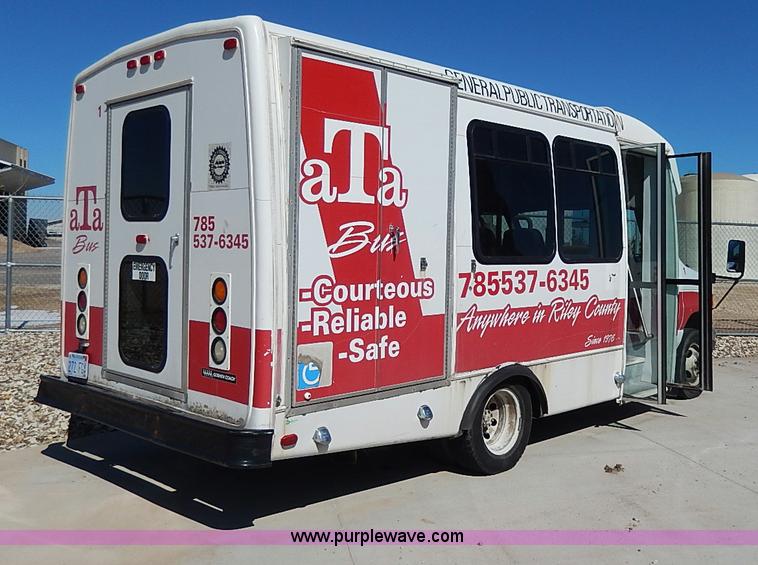 image for item I3746 2004 Ford E350 Super Duty bus