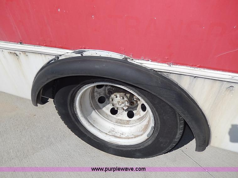 image for item I3746 2004 Ford E350 Super Duty bus