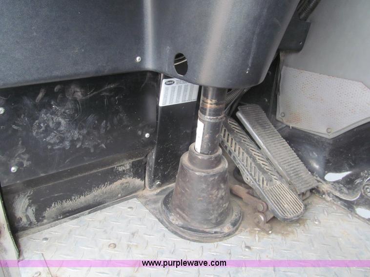 image for item I7107 2003 Peterbilt 320 refuse truck