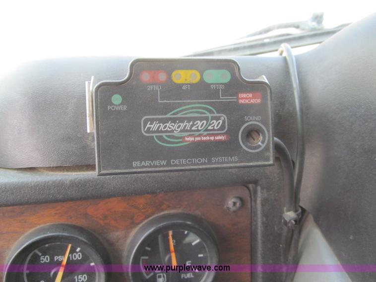 image for item I7107 2003 Peterbilt 320 refuse truck