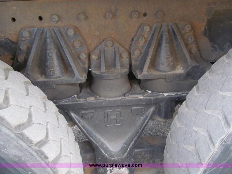 image for item I7107 2003 Peterbilt 320 refuse truck