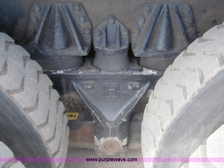 image for item I7107 2003 Peterbilt 320 refuse truck