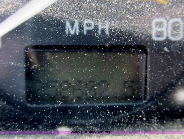 image for item I7108 2000 Volvo WXLL64 refuse truck