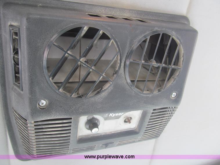 image for item I7108 2000 Volvo WXLL64 refuse truck