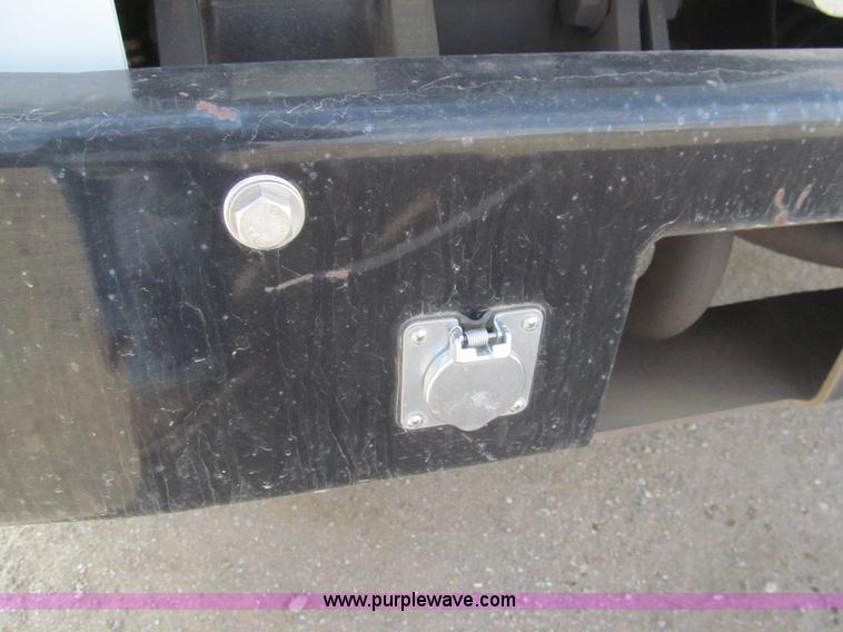 image for item I7108 2000 Volvo WXLL64 refuse truck