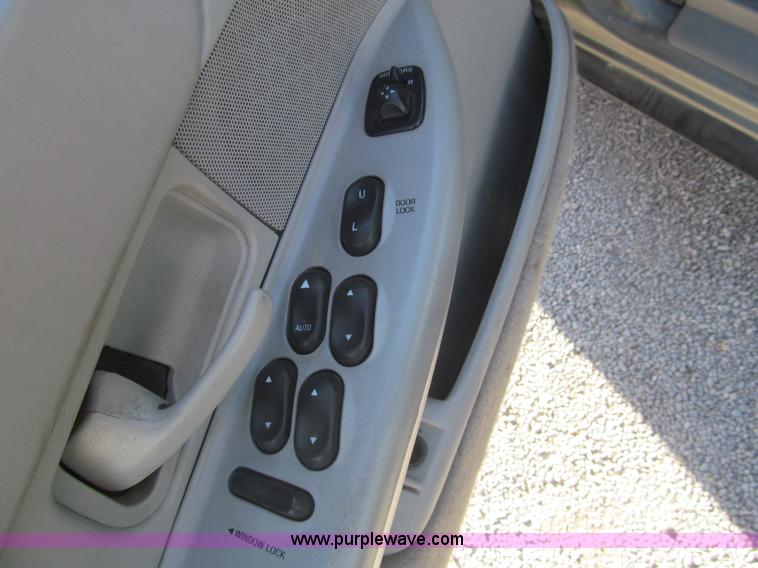 image for item I7127 2000 Ford Crown Victoria Police Interceptor