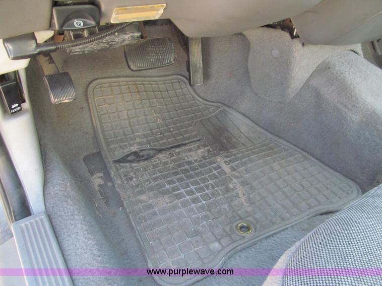 image for item I7127 2000 Ford Crown Victoria Police Interceptor