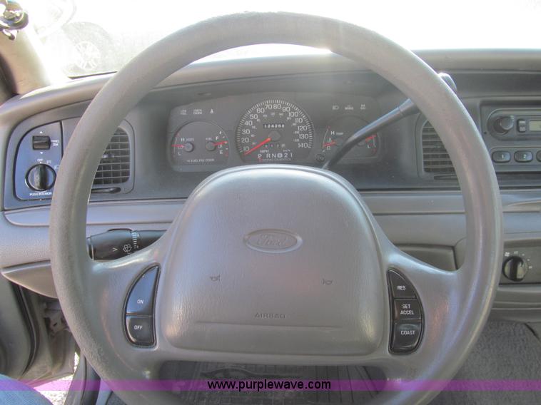 image for item I7127 2000 Ford Crown Victoria Police Interceptor