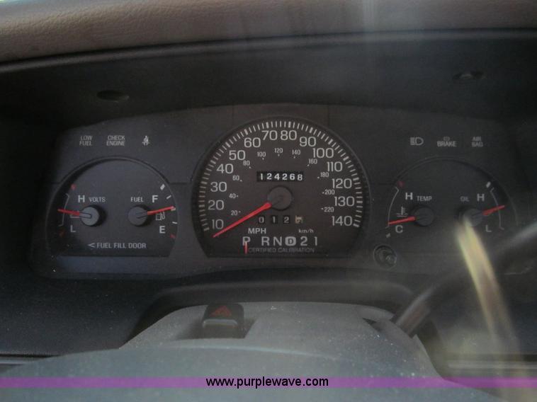 image for item I7127 2000 Ford Crown Victoria Police Interceptor