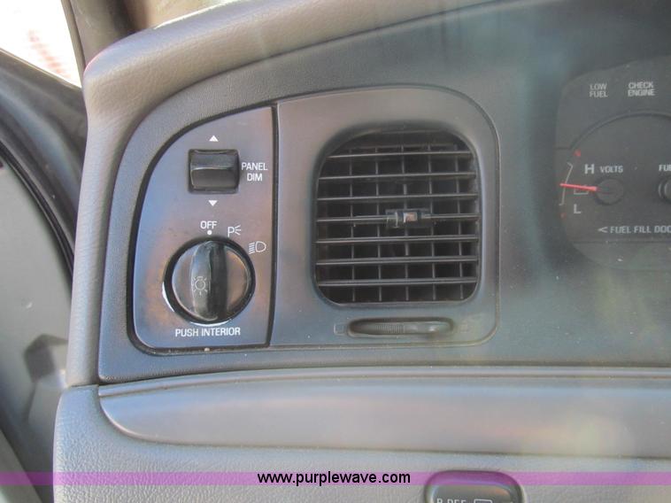 image for item I7127 2000 Ford Crown Victoria Police Interceptor