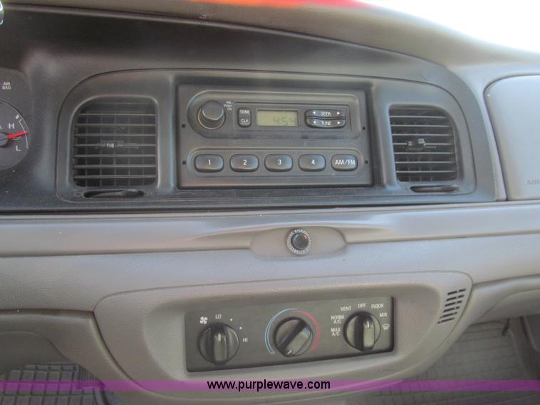 image for item I7127 2000 Ford Crown Victoria Police Interceptor