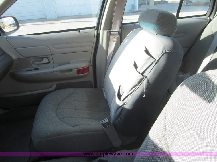 image for item I7127 2000 Ford Crown Victoria Police Interceptor