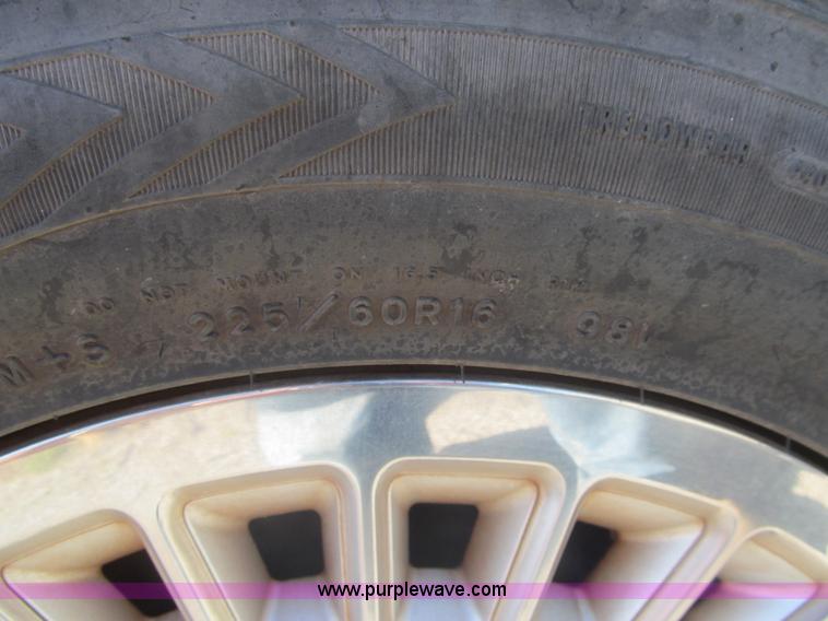 image for item I7127 2000 Ford Crown Victoria Police Interceptor